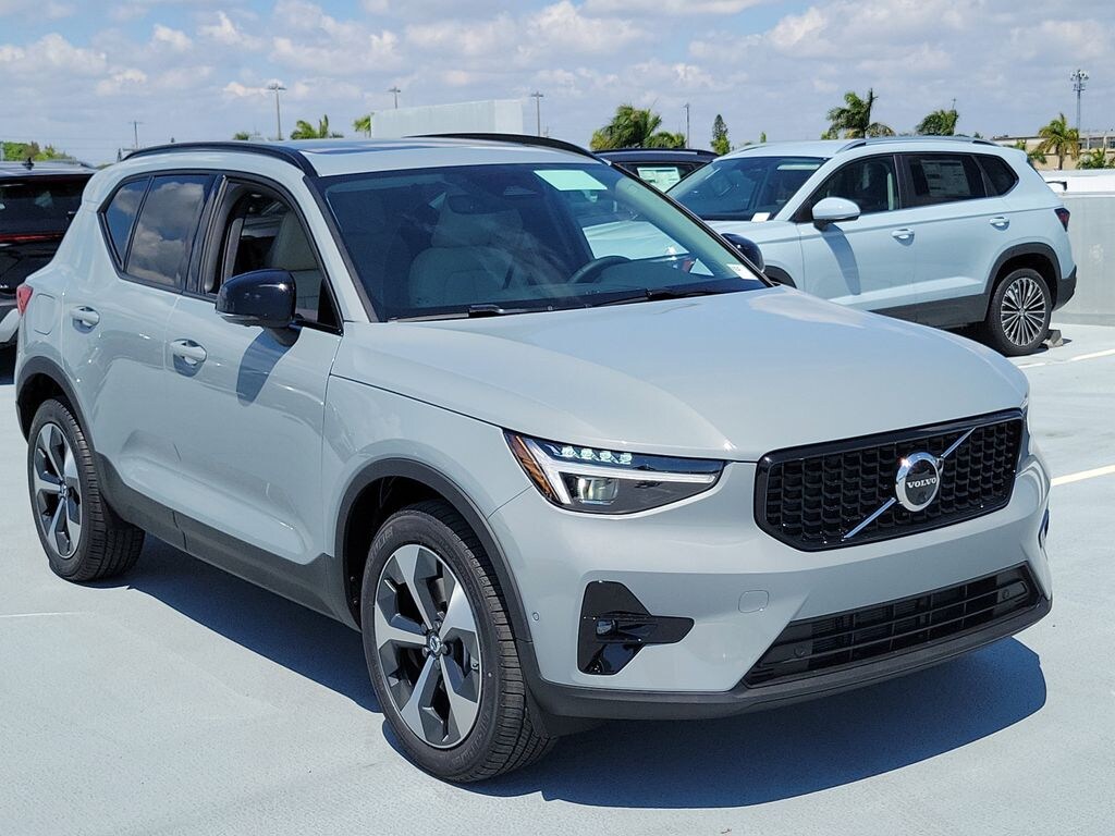 New 2026 Volvo XC40 B5 Plus SUV