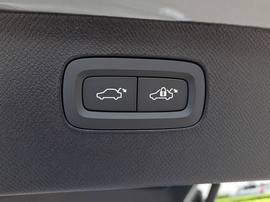2026 Volvo XC90 Ultra - Photo 8