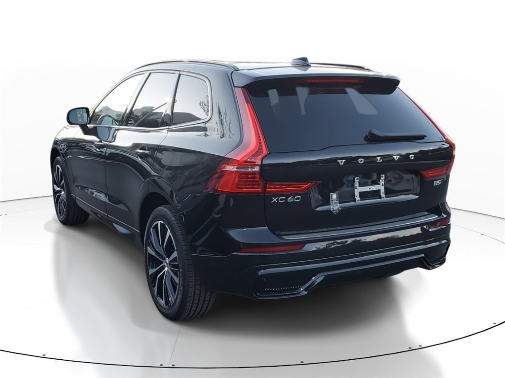 New 2025 Volvo XC60 B5 Plus SUV