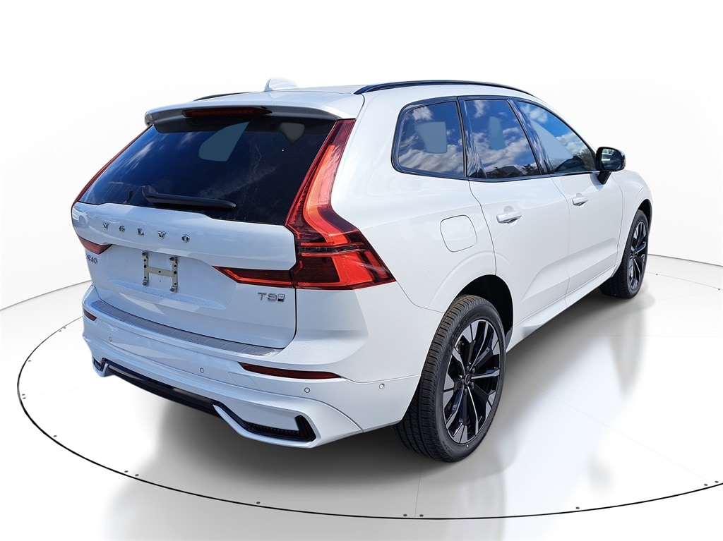New 2026 Volvo XC60 plug-in hybrid T8 Plus SUV