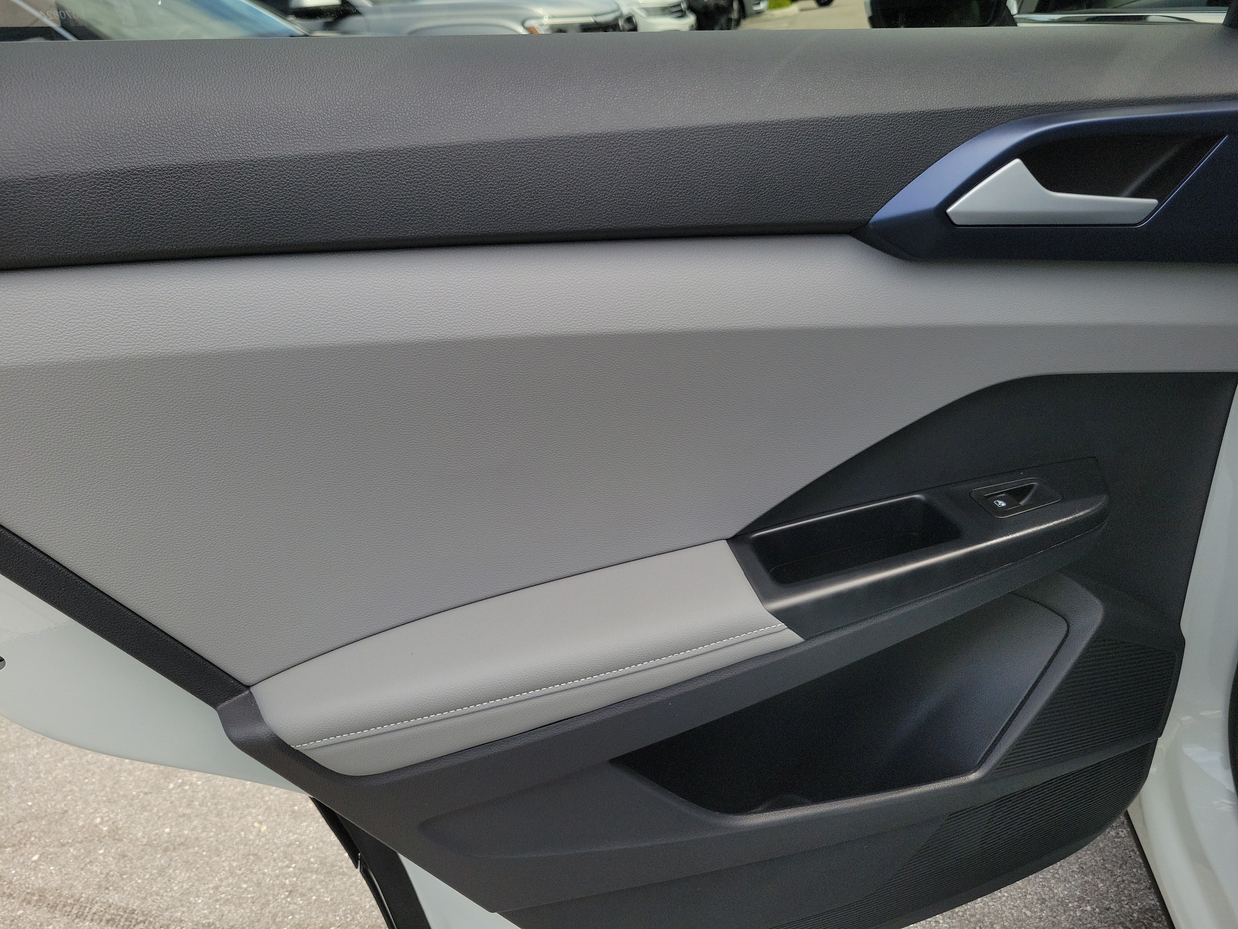 2024 Volkswagen Taos SE - Photo 9