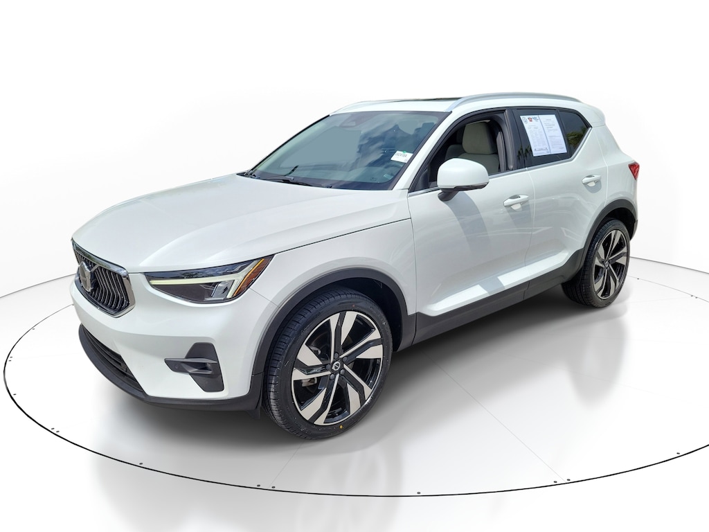 Certified 2023 Volvo XC40 B5 AWD Plus Bright SUV