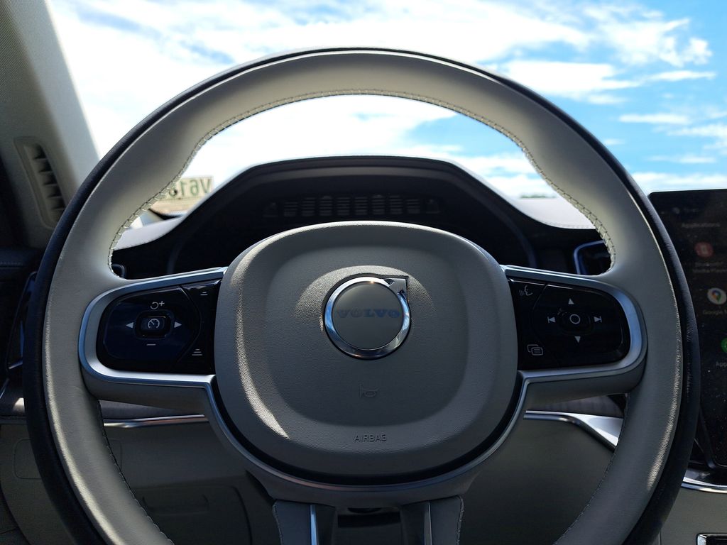 2026 Volvo XC90 Ultra - Photo 26