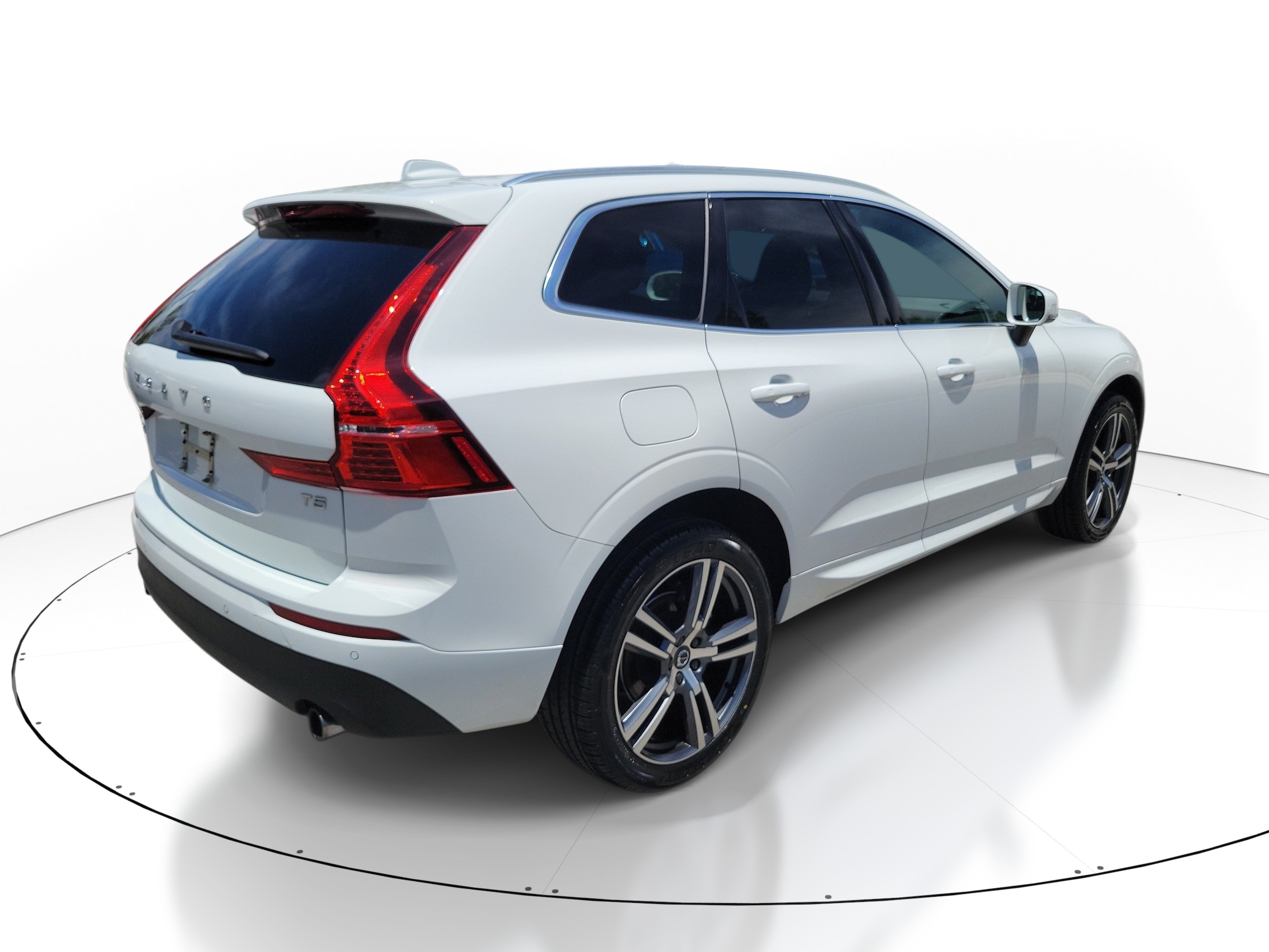 2021 Volvo XC60 Momentum - Photo 4