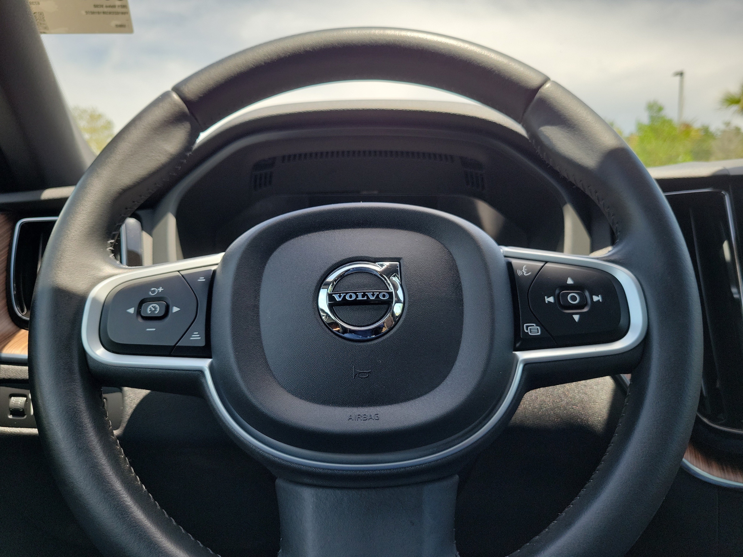 2021 Volvo XC60 Momentum - Photo 23