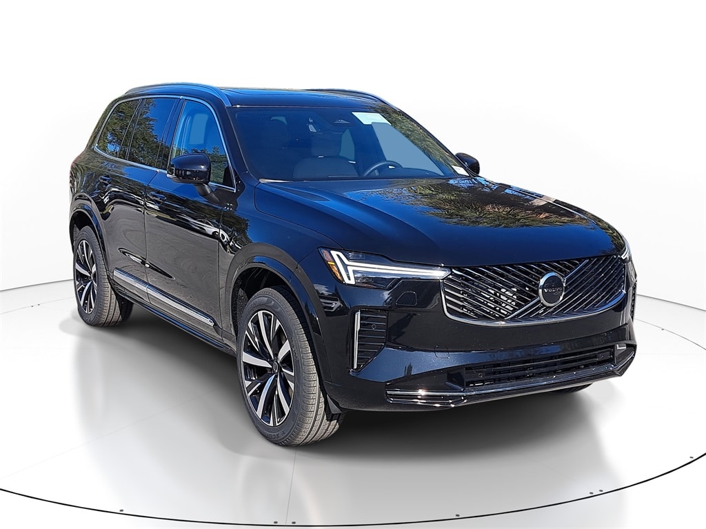 2026 Volvo XC90 Core's photo