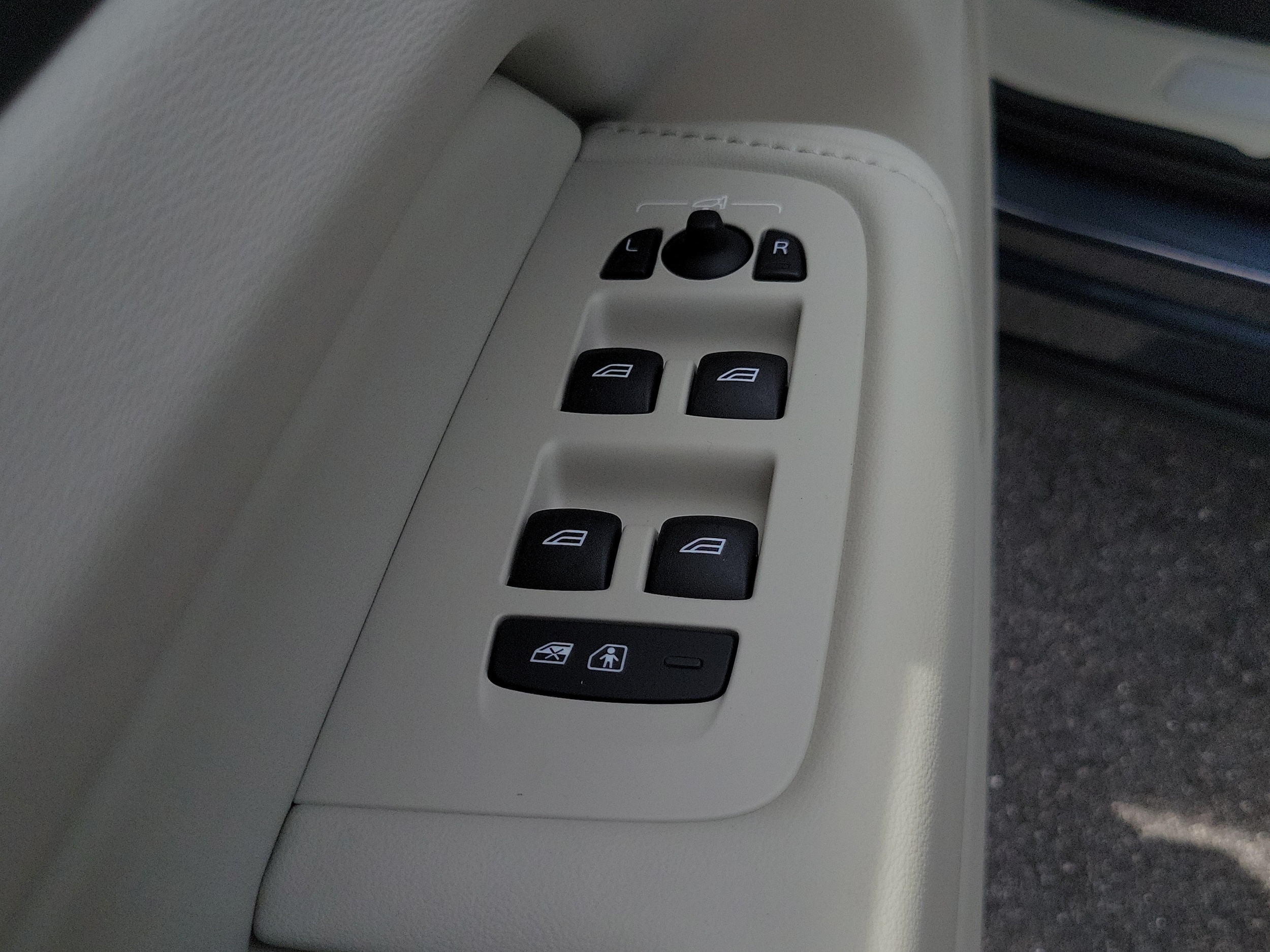 2024 Volvo XC60 Ultimate - Photo 18