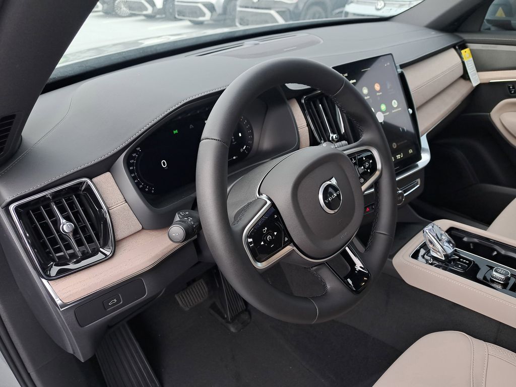 2026 Volvo XC90 Plus - Photo 20