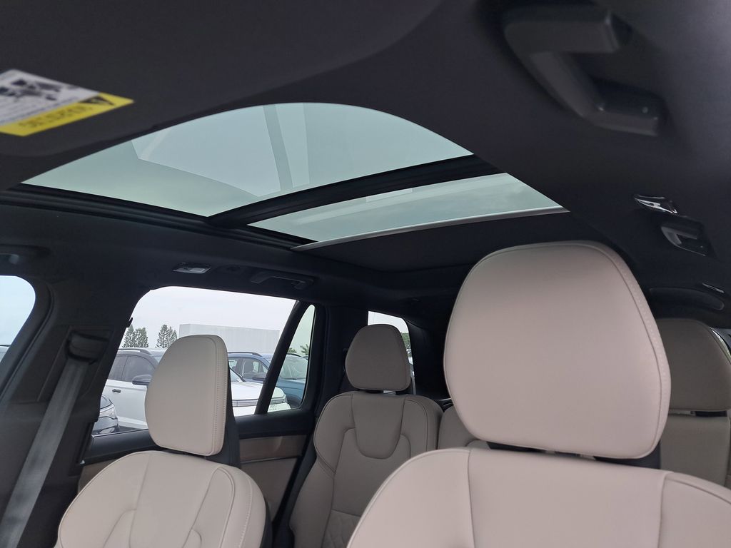 2026 Volvo XC90 Plus - Photo 21