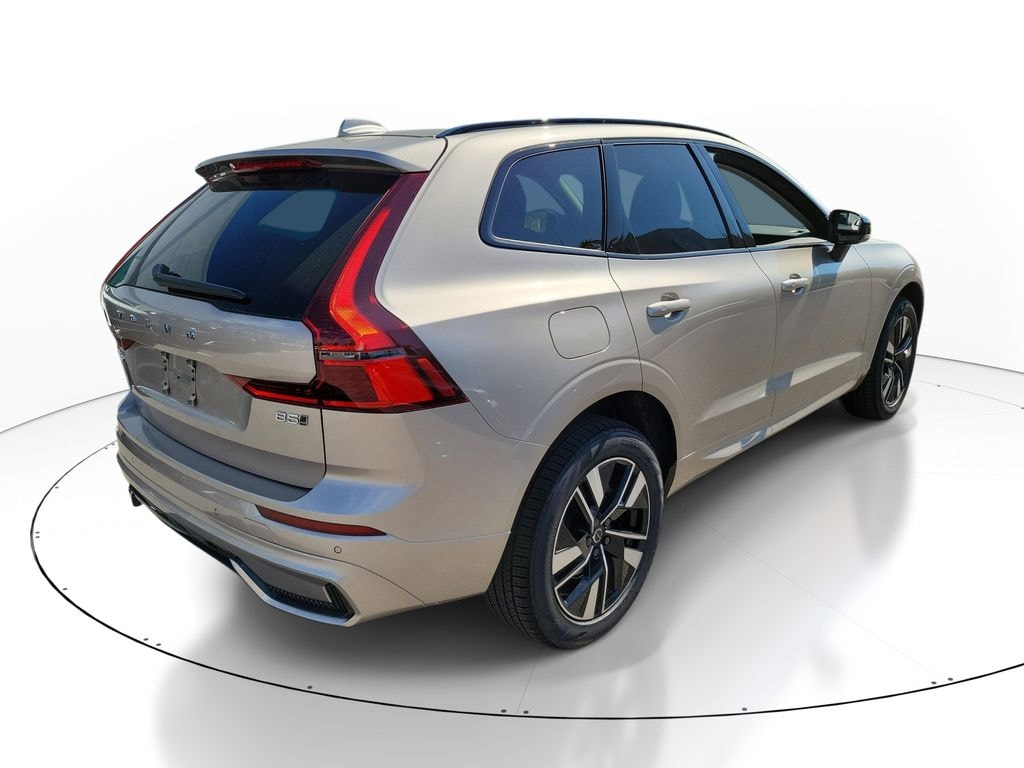 New 2026 Volvo XC60 B5 Core SUV