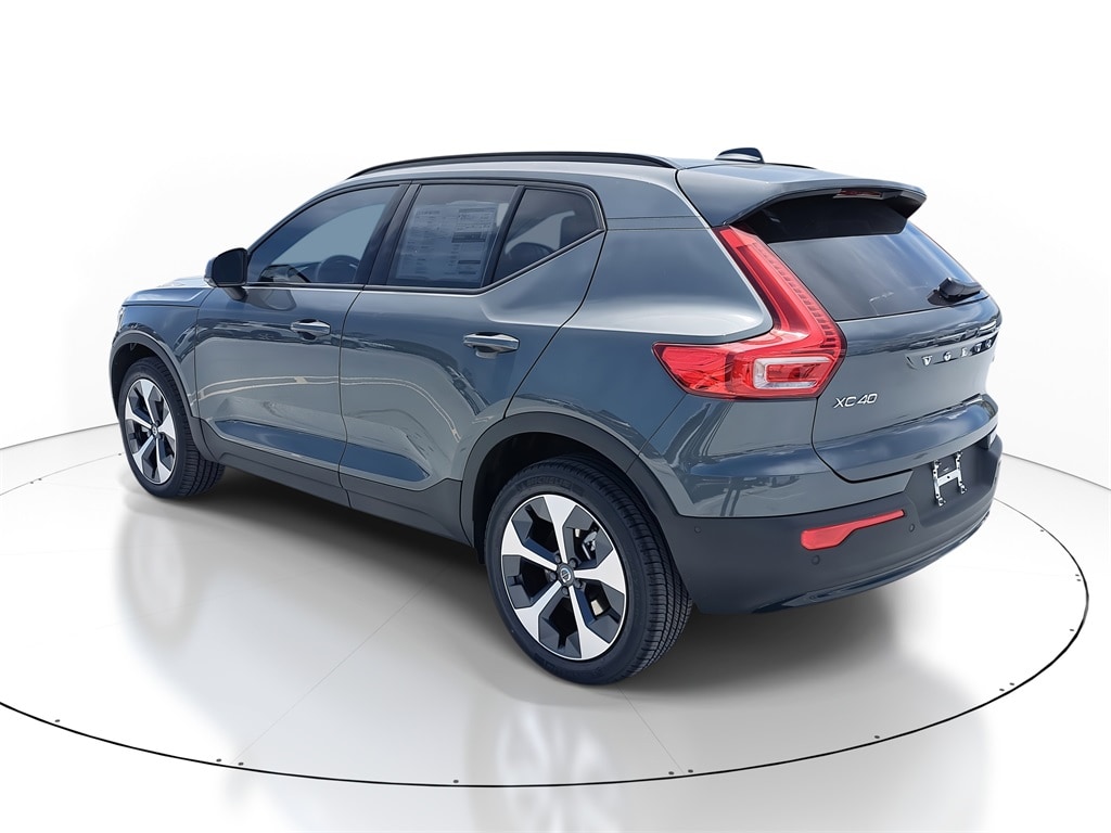 New 2026 Volvo XC40 B5 Plus SUV