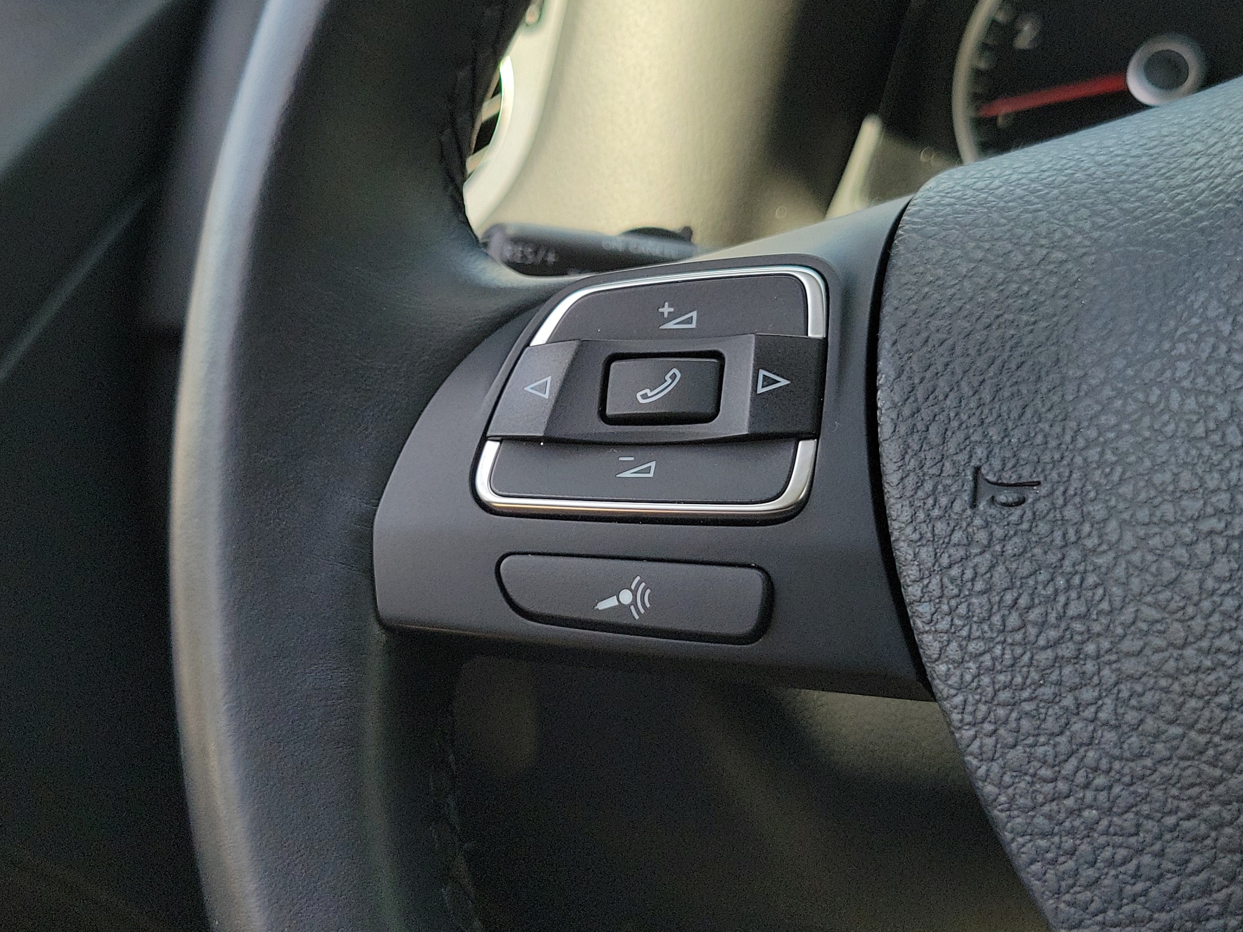 2018 Volkswagen Tiguan Limited Base - Photo 23