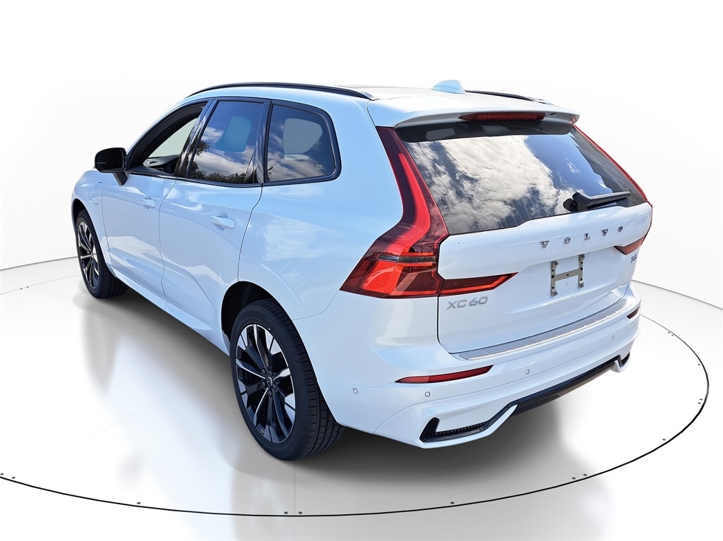 New 2026 Volvo XC60 plug-in hybrid T8 Plus SUV