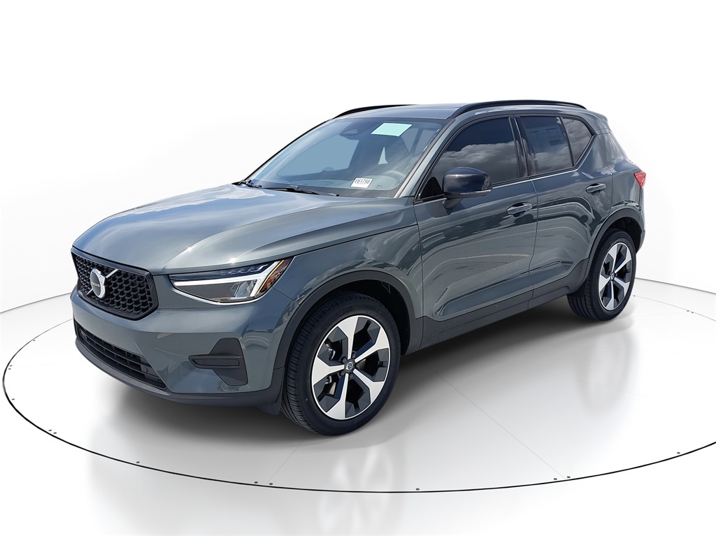 Certified 2026 Volvo XC40 B4 Core SUV