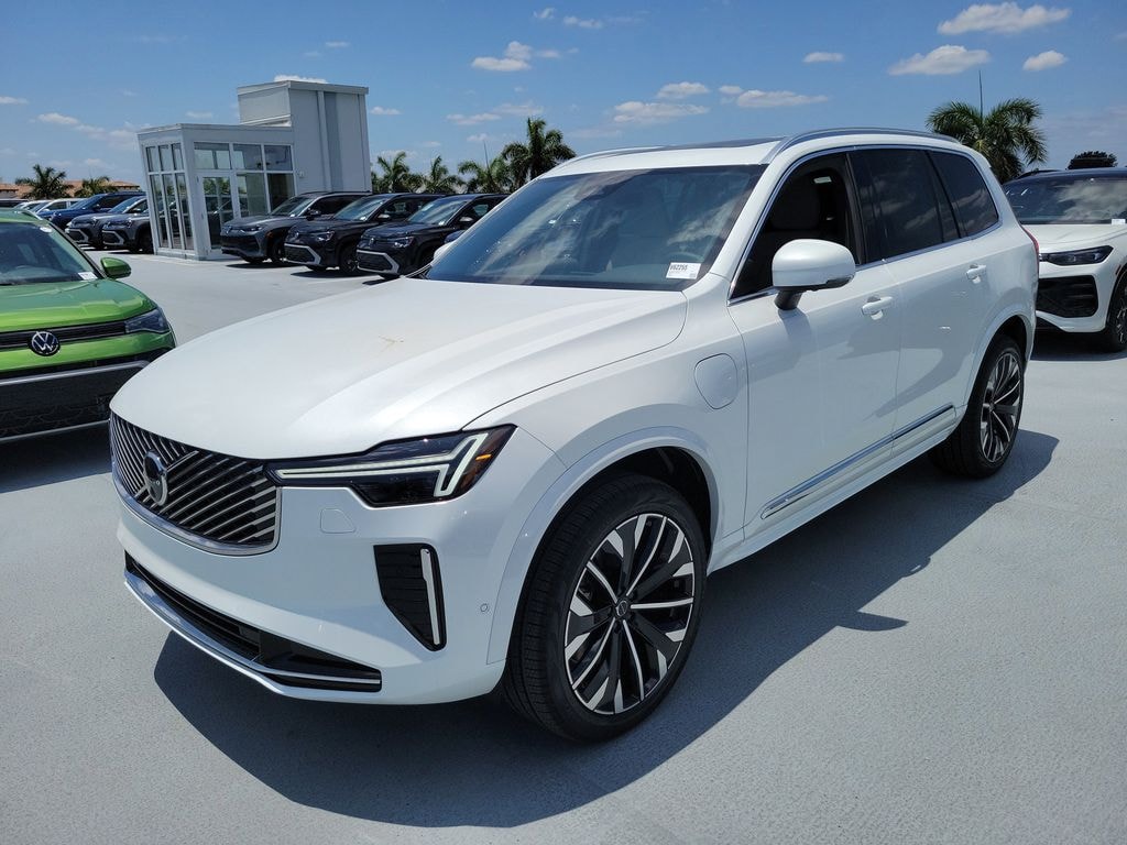 New 2026 Volvo XC90 plug-in hybrid T8 Plus 7-Seater SUV