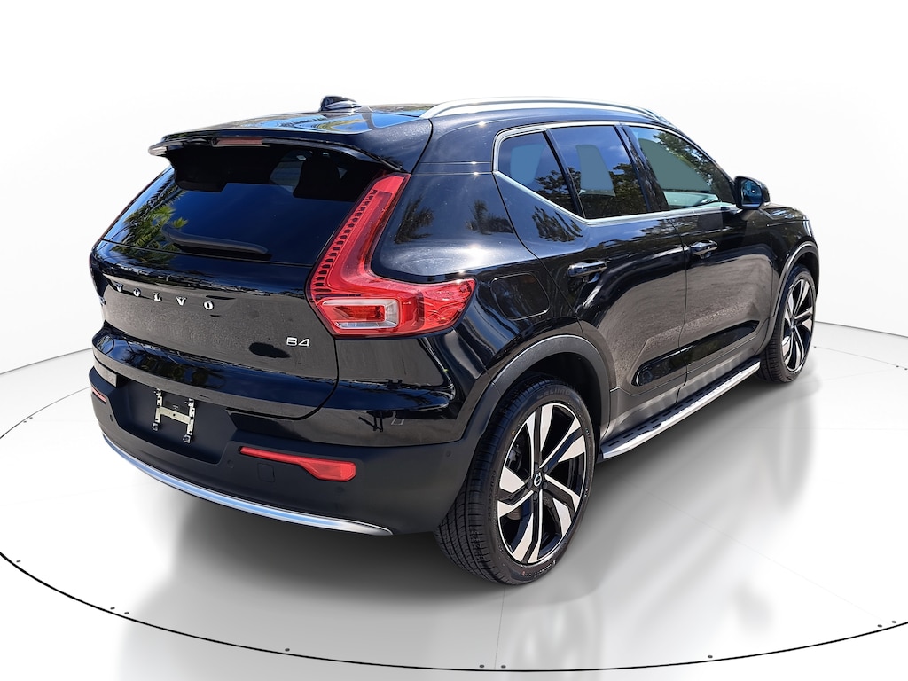 Certified 2023 Volvo XC40 B4 FWD Plus Bright SUV