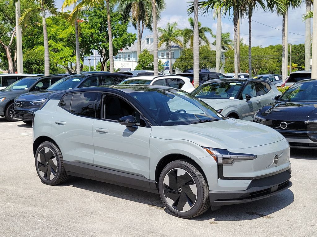 2026 Volvo EX30 Single Motor Plus's photo