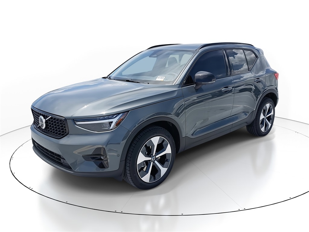 New 2026 Volvo XC40 B5 Plus SUV