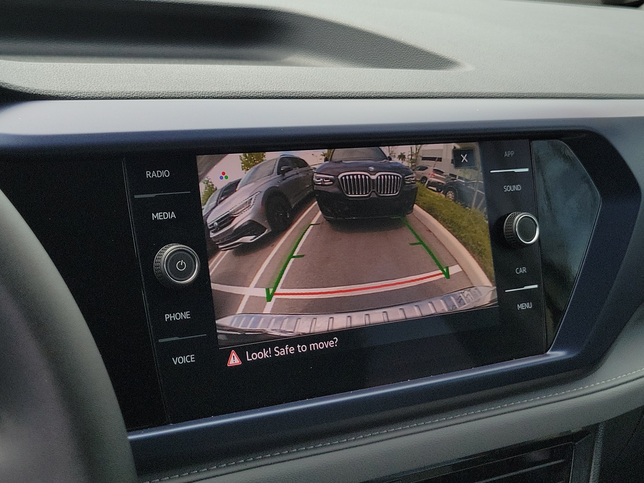 2024 Volkswagen Taos SE - Photo 29