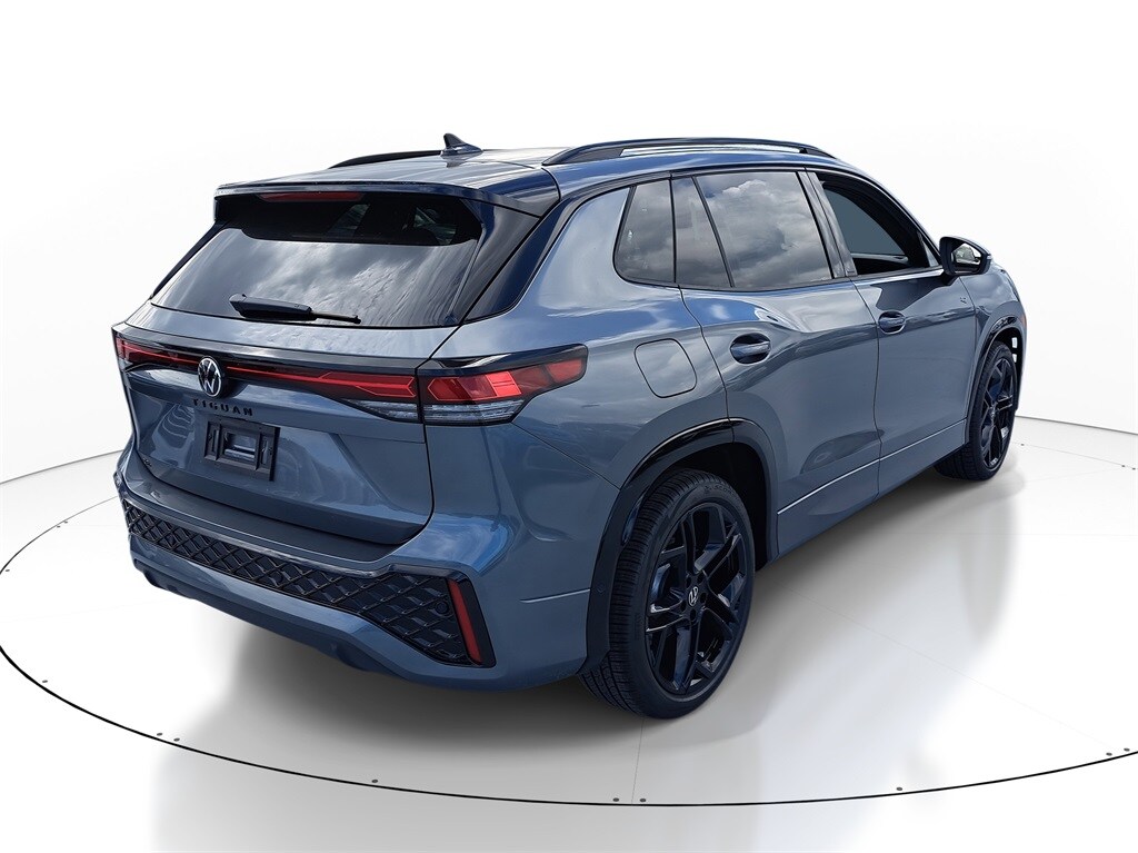 New 2026 Volkswagen Tiguan 2.0T SE R-Line Black SUV