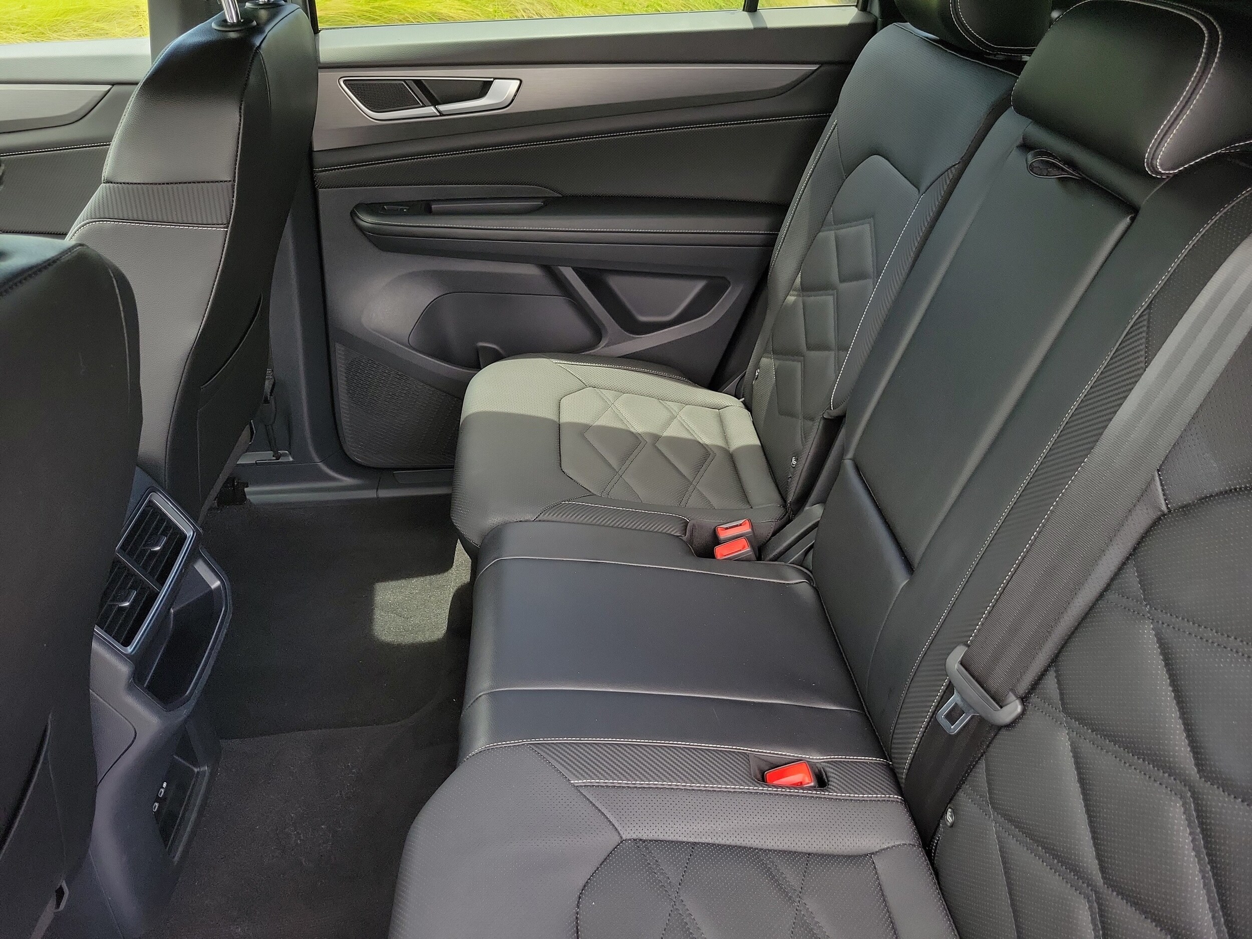 2024 Volkswagen Atlas Cross Sport SE - Photo 11