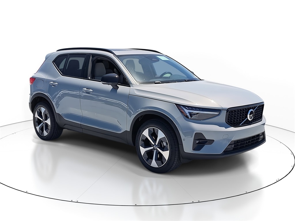 2026 Volvo XC40 Plus's photo