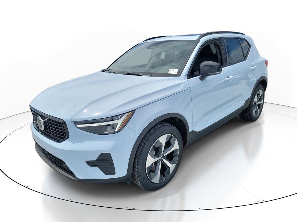 New 2026 Volvo XC40 B5 Core SUV