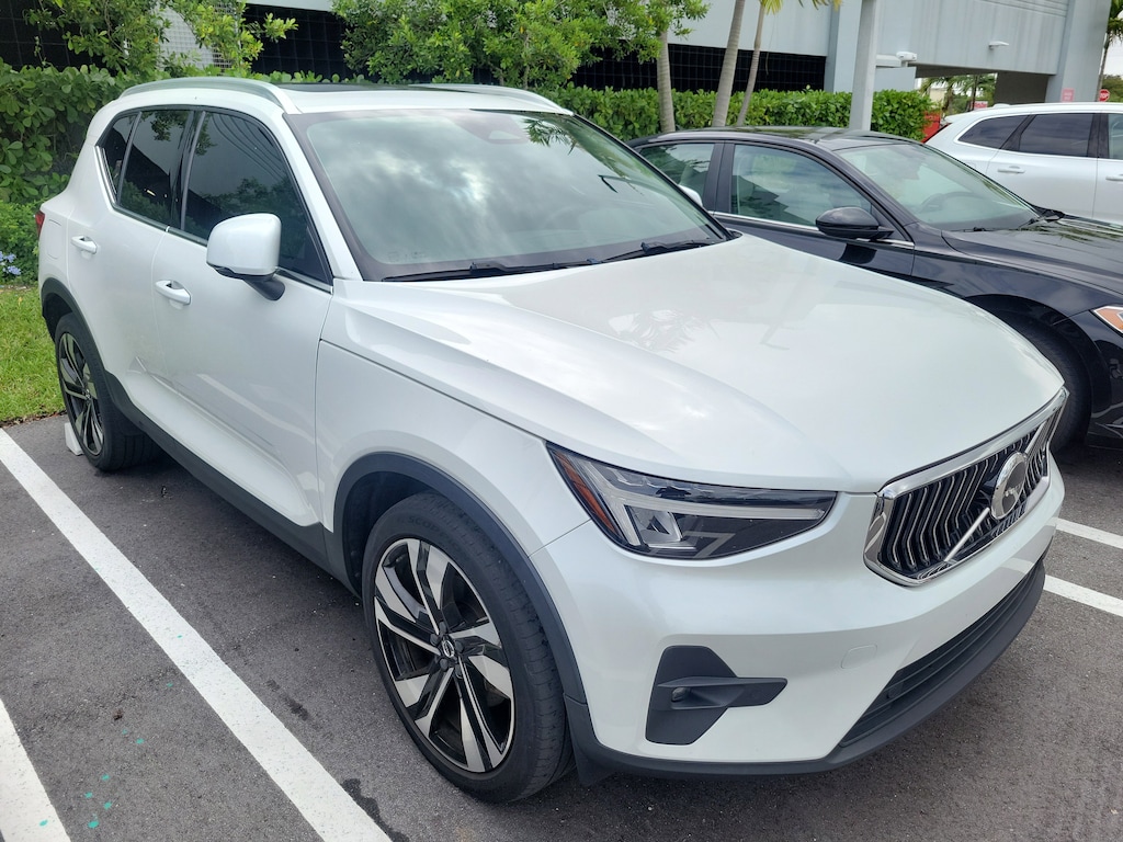 Used 2023 Volvo XC40 B5 AWD Plus Bright SUV