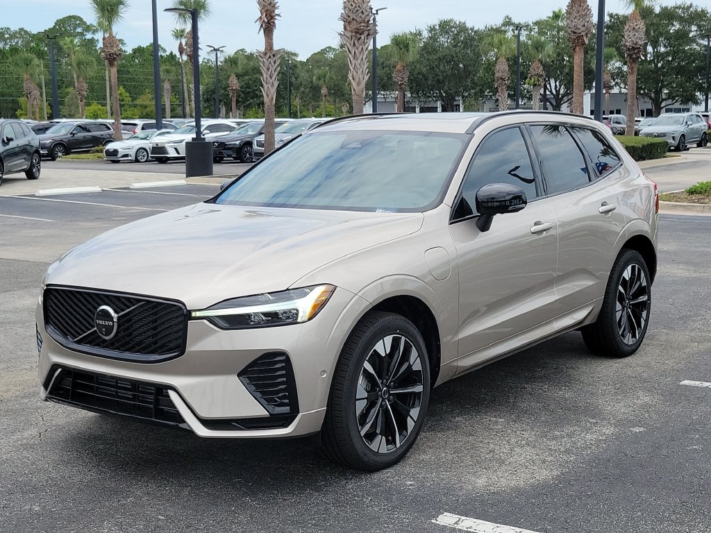 New 2026 Volvo XC60 plug-in hybrid T8 Plus SUV