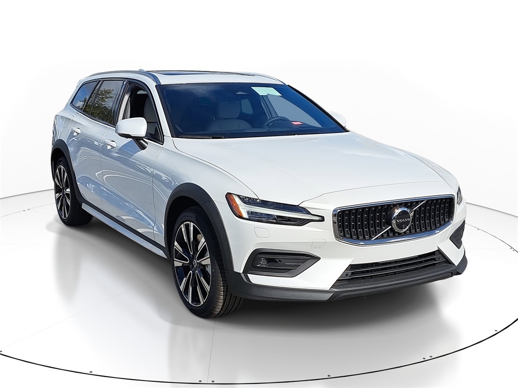 New 2026 Volvo V60 Cross Country B5 Ultra Wagon