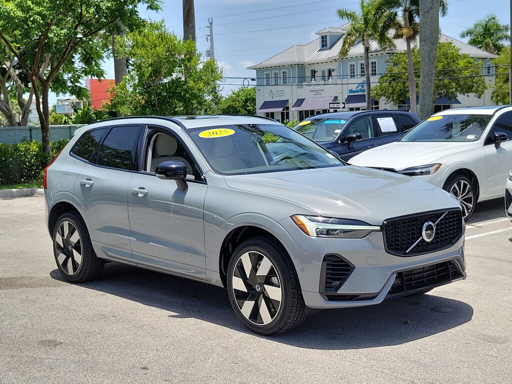Certified 2025 Volvo XC60 plug-in hybrid T8 Plus SUV