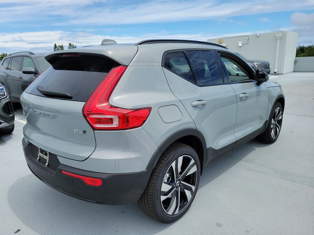 New 2026 Volvo XC40 B5 Plus SUV