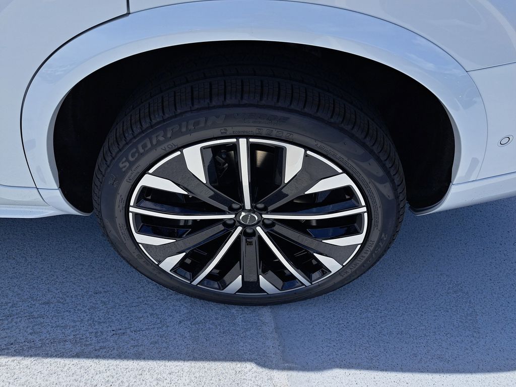 2026 Volvo XC90 Ultra - Photo 9