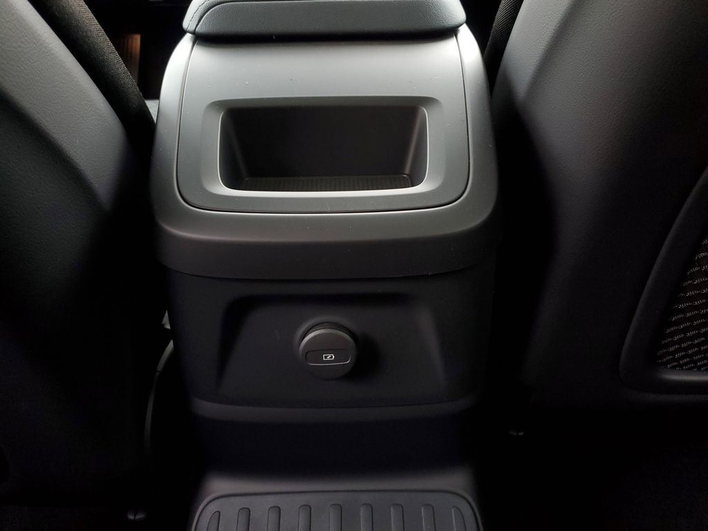 2025 Volvo XC60 Core - Photo 15