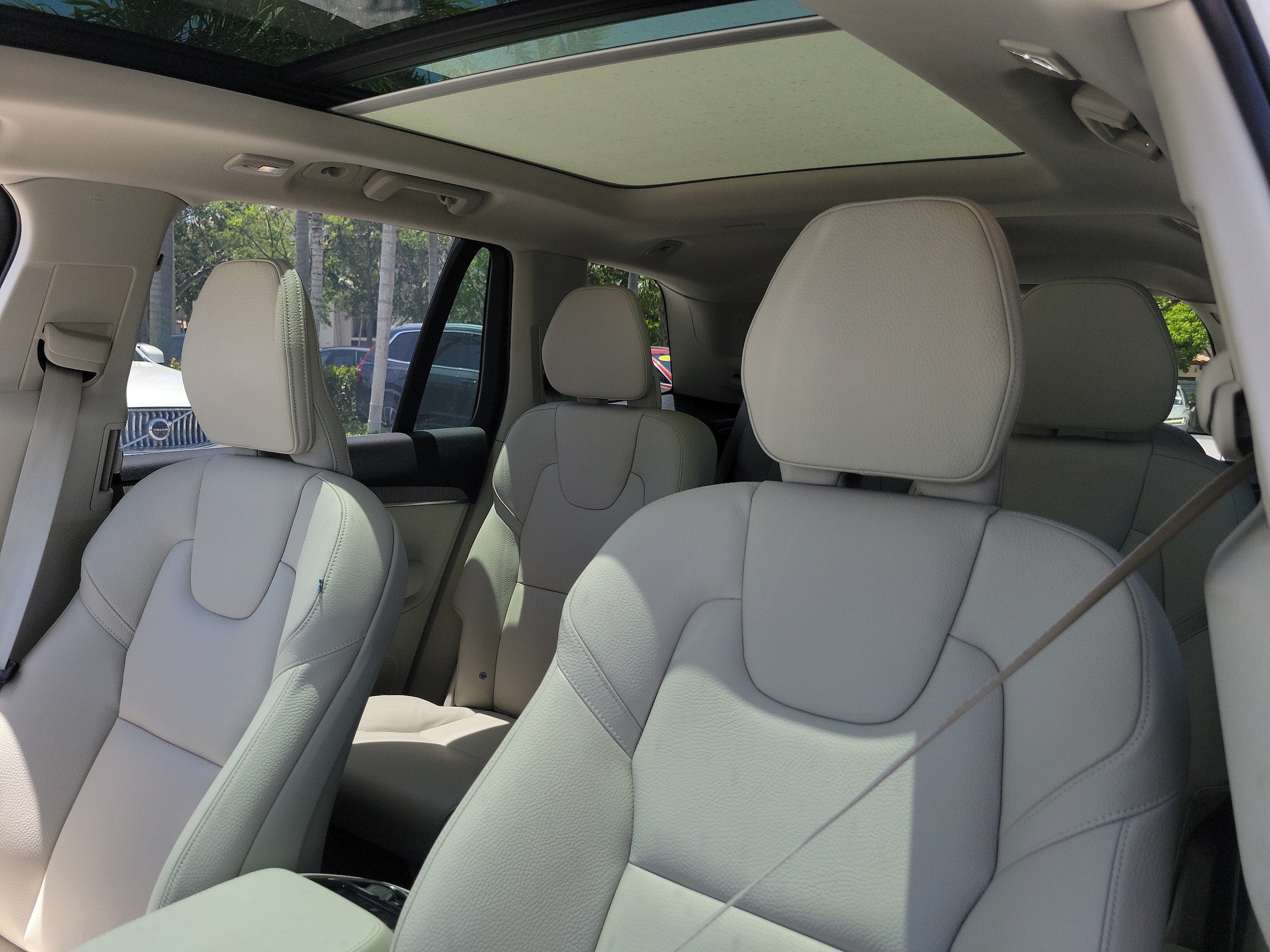 2025 Volvo XC90 Plus - Photo 21