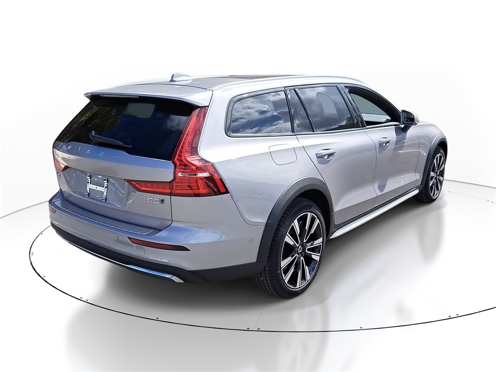 New 2026 Volvo V60 Cross Country B5 Ultra Wagon