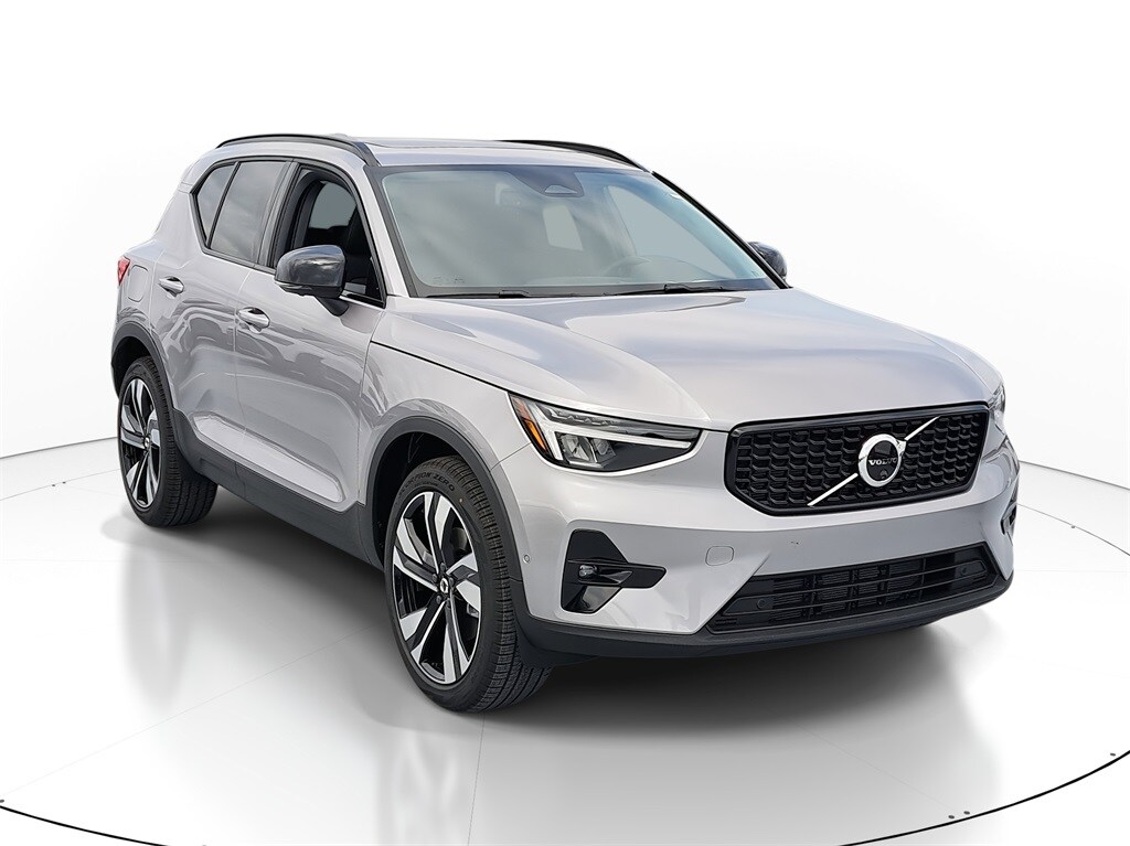 New 2026 Volvo XC40 B4 Plus SUV