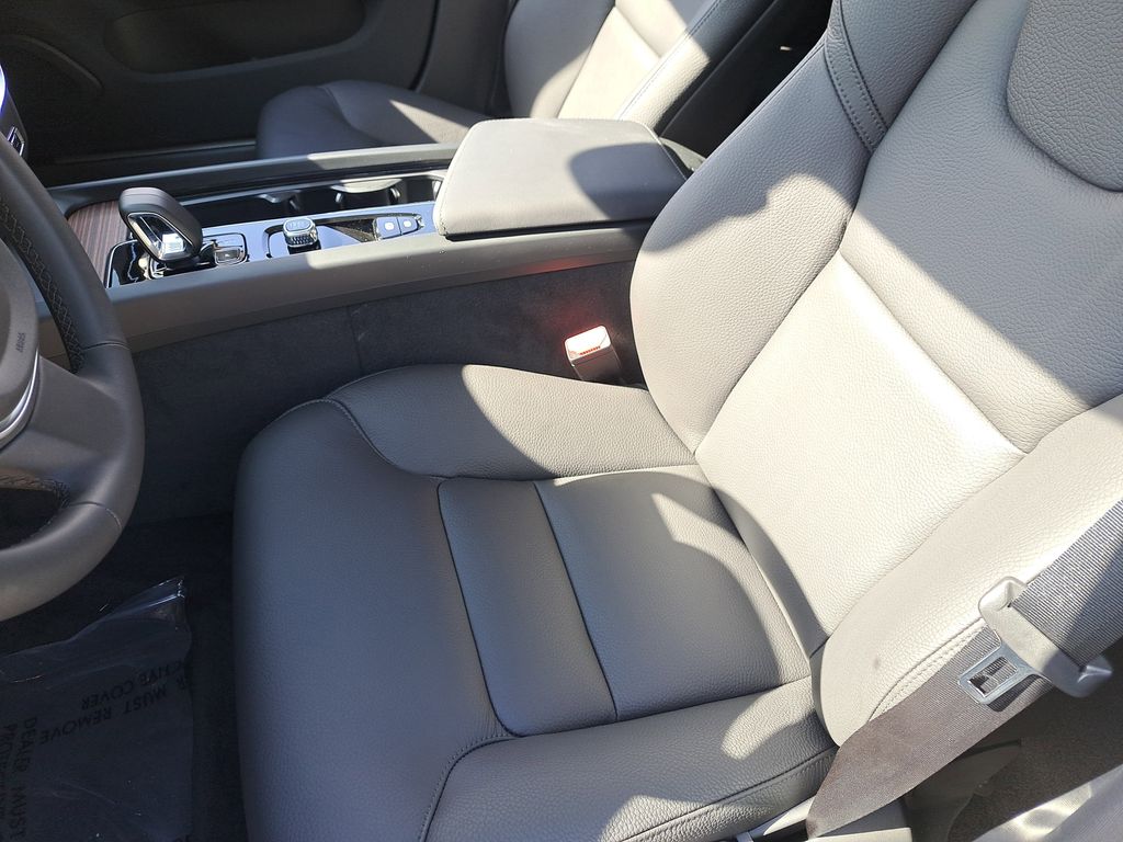 2026 Volvo V60 Cross Country Plus - Photo 23