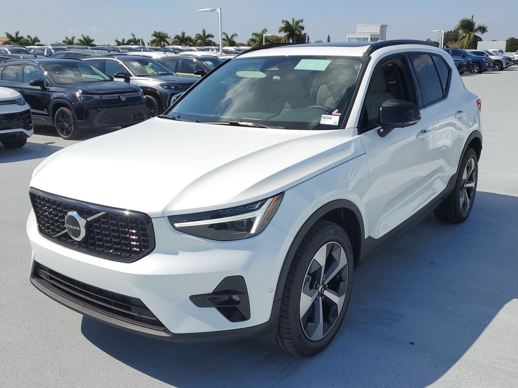 New 2026 Volvo XC40 B5 Plus SUV