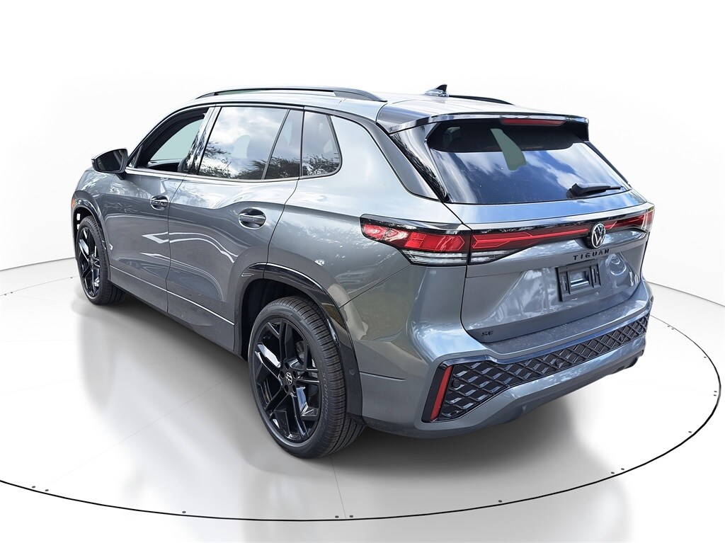 New 2026 Volkswagen Tiguan 2.0T SE R-Line Black SUV