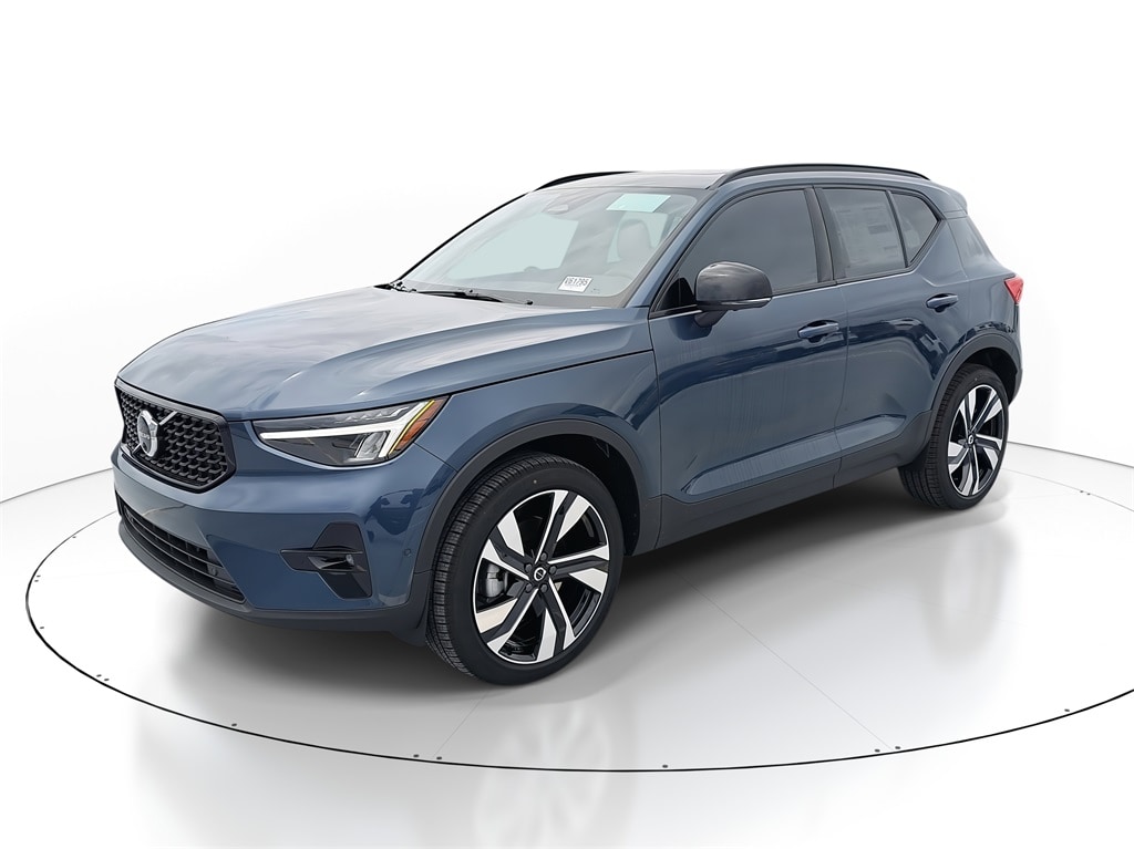New 2026 Volvo XC40 B4 Plus SUV