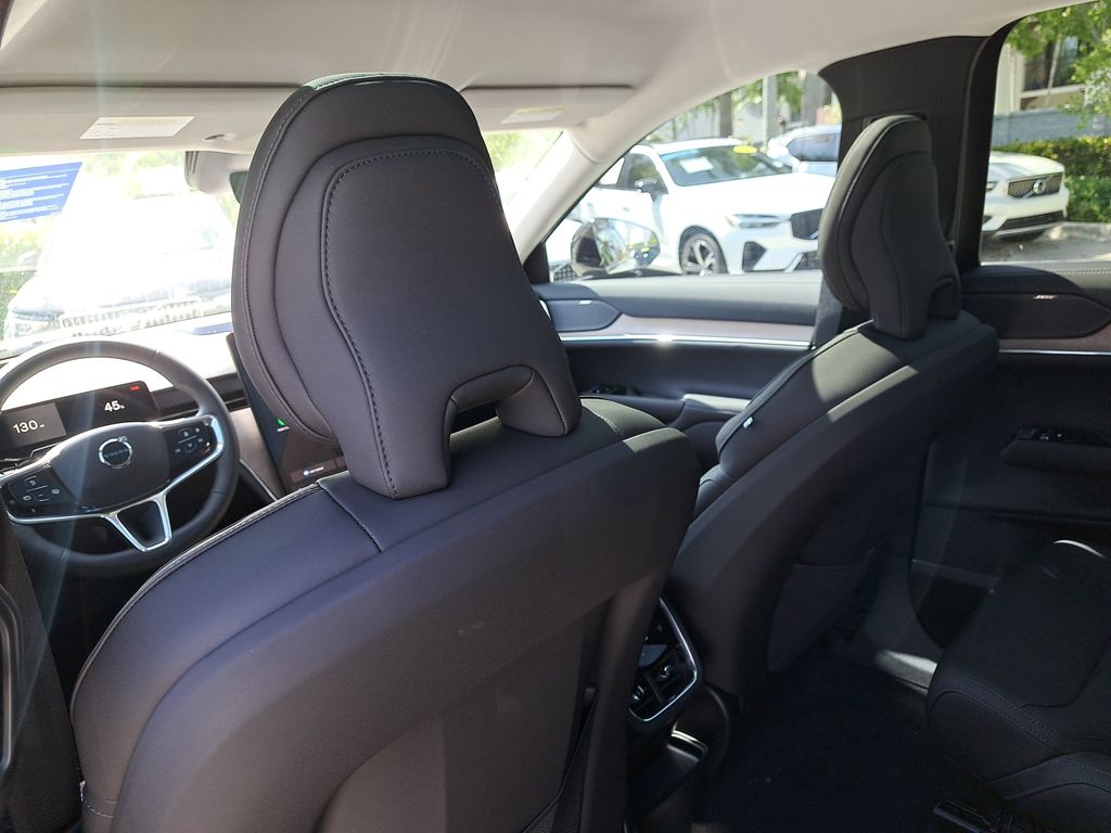 2025 Volvo EX90 Plus - Photo 13