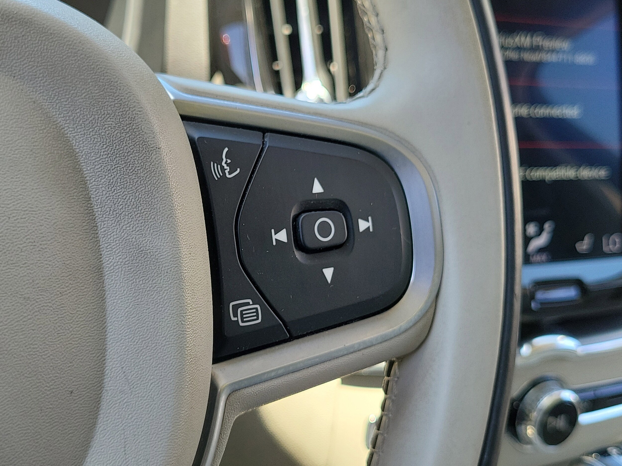 2019 Volvo XC60 Momentum - Photo 25