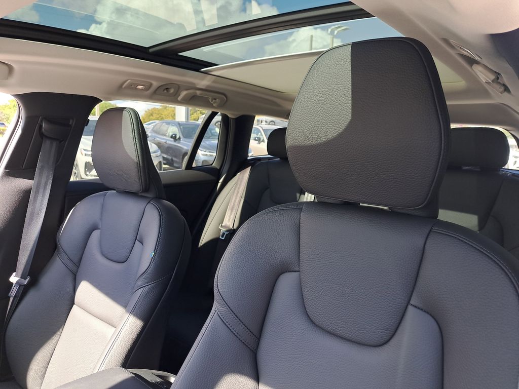 2026 Volvo V60 Cross Country Plus - Photo 22