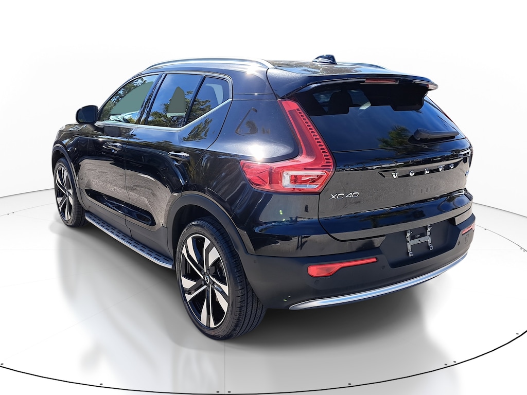 Certified 2023 Volvo XC40 B4 FWD Plus Bright SUV