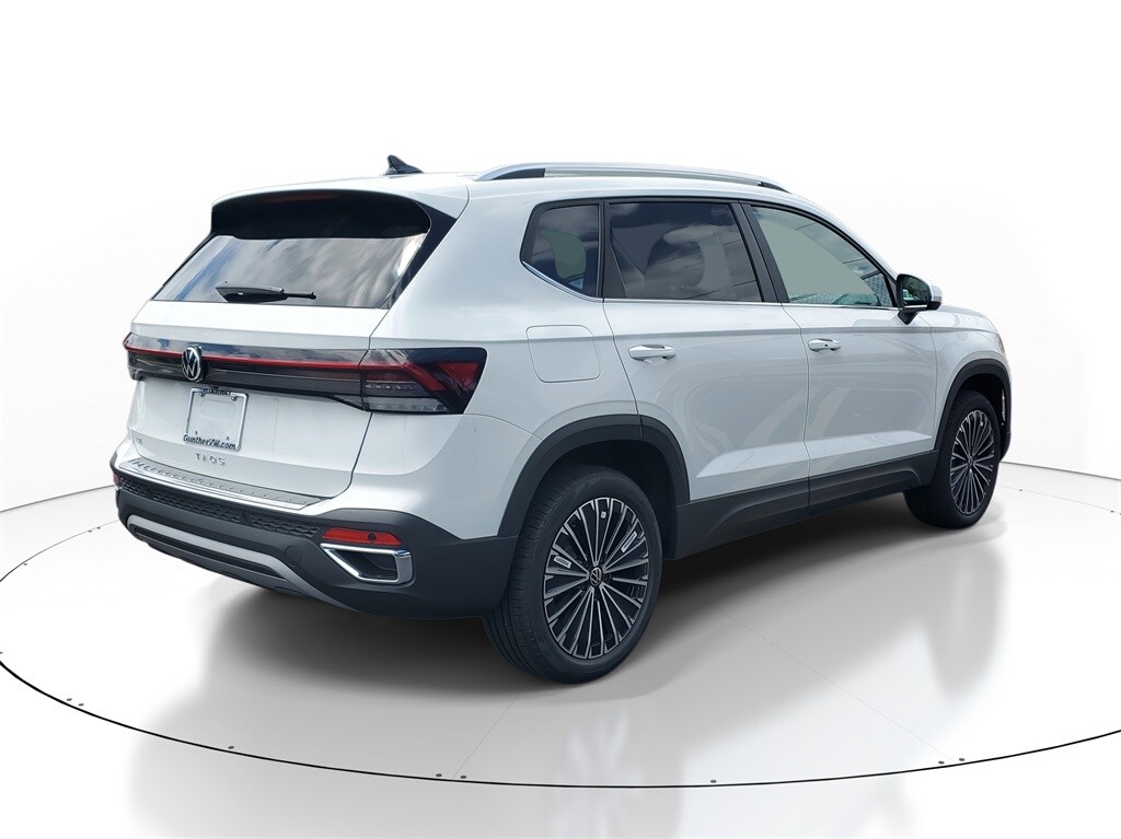 New 2025 Volkswagen Taos 1.5T SE SUV