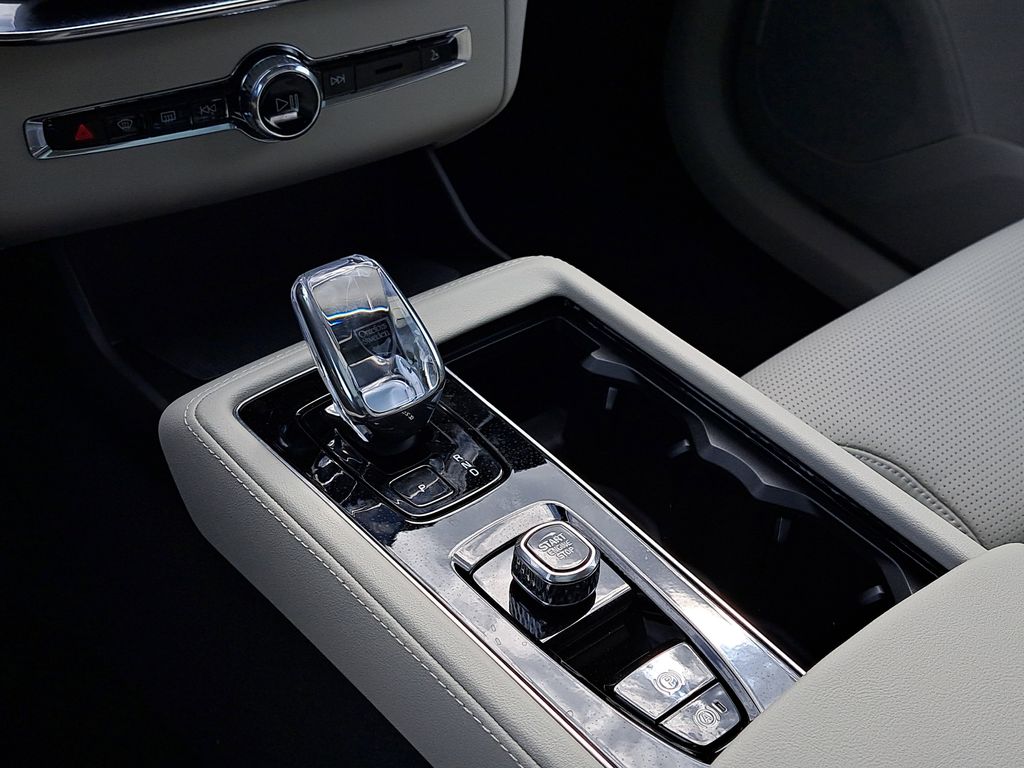 2026 Volvo XC90 Ultra - Photo 32