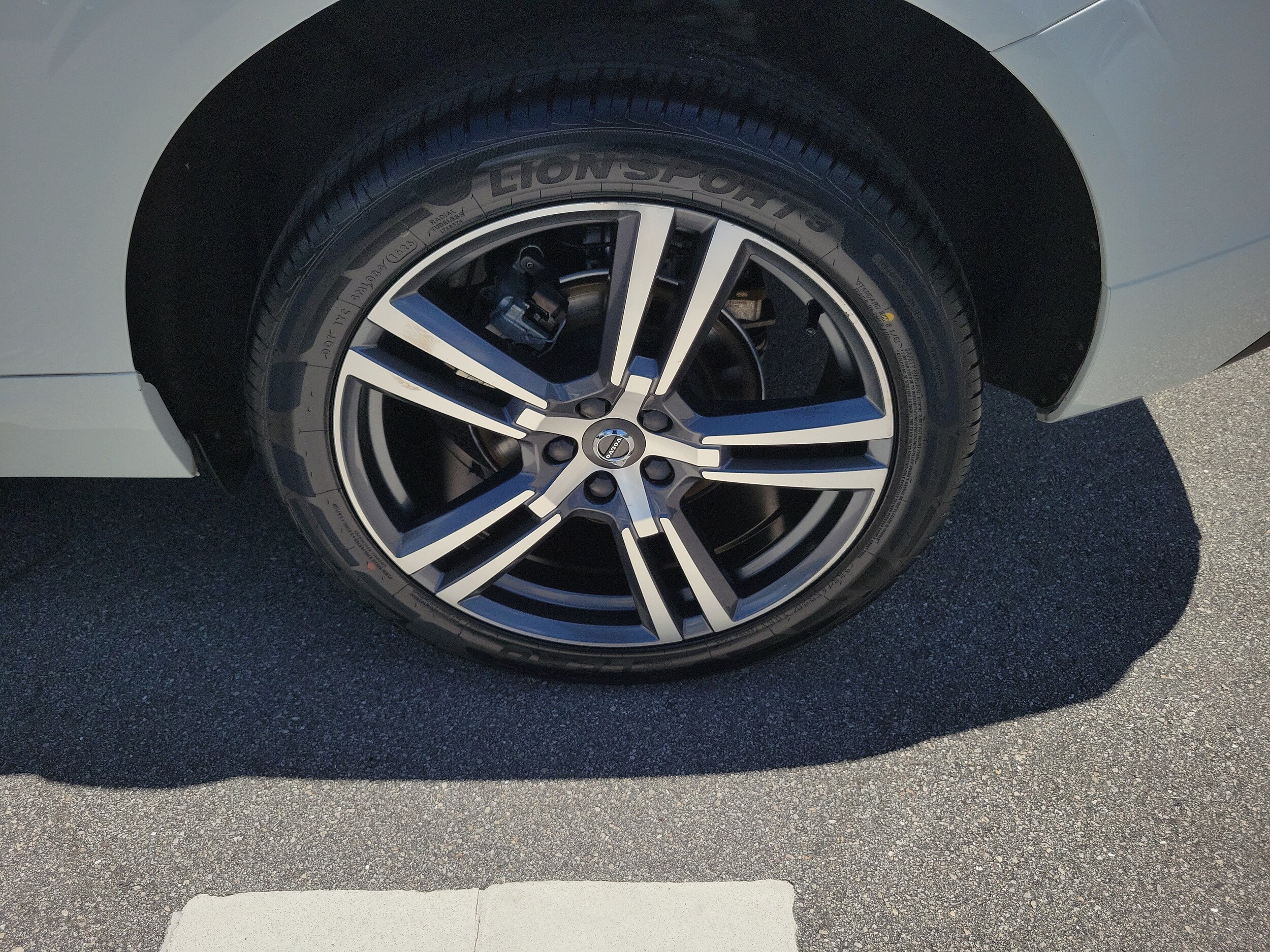 2021 Volvo XC60 Momentum - Photo 9