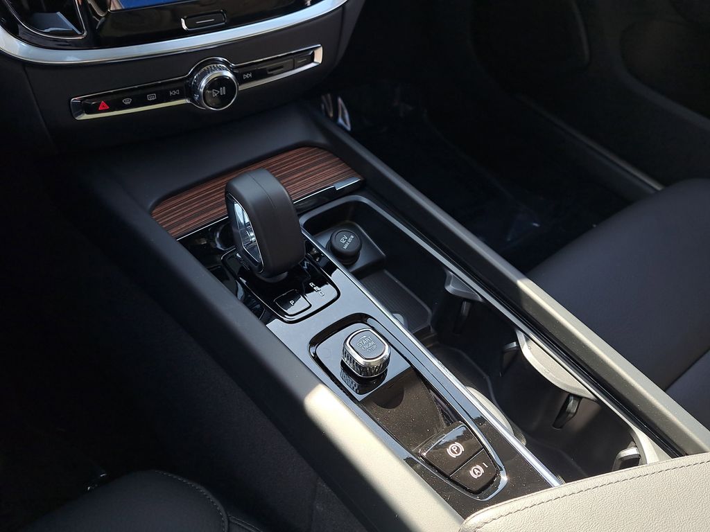 2026 Volvo V60 Cross Country Plus - Photo 32
