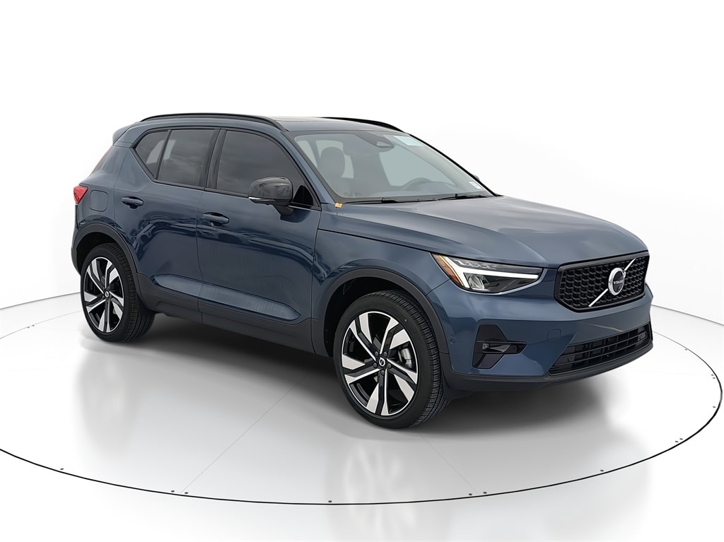2026 Volvo XC40 Plus's photo